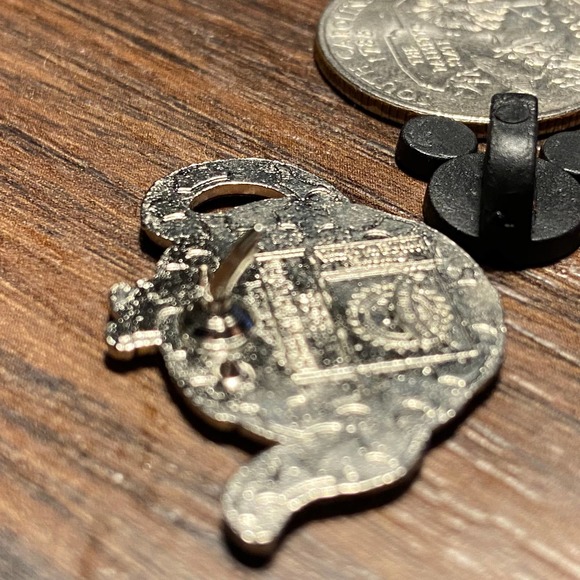 Disney Park Tweedle Dee Alice in Wonderland Tea Pot Hidden Mickey 3 of 5 pin - Picture 4 of 5